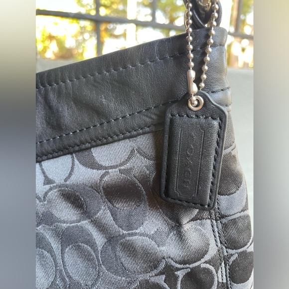 COACH BAG,Coach Black Signature Shoulder Bag. - Picture 9 of 16